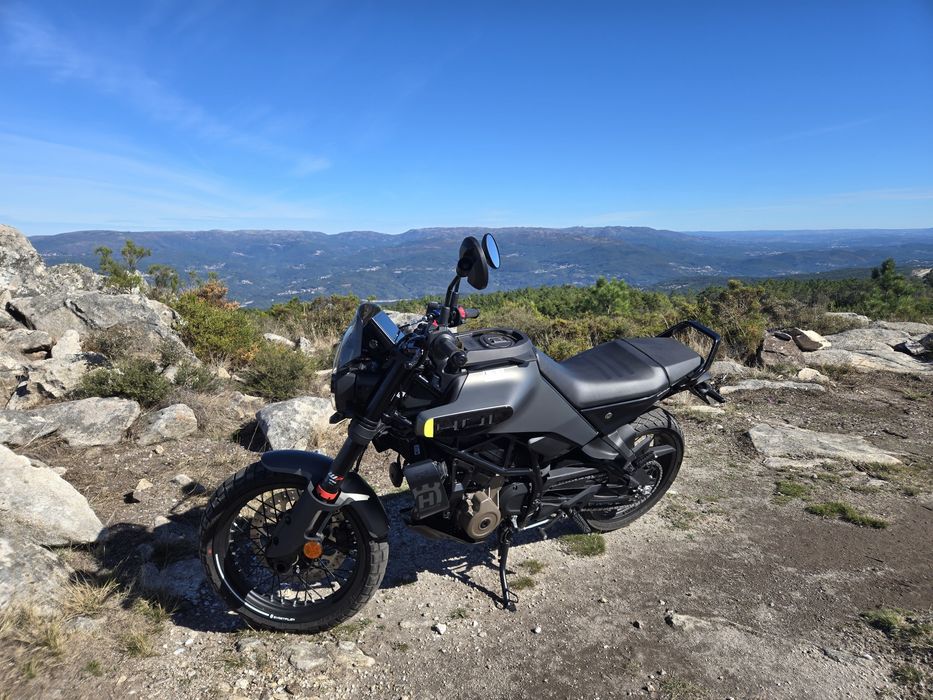 Husqvarna svartpilen 401 2024
