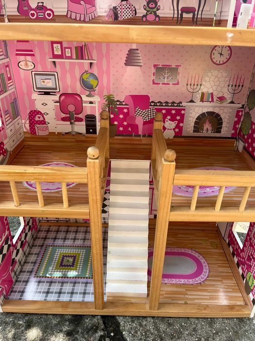 Domek dla lalek/ drewniany