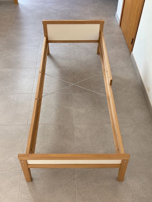 Cama de criança ikea