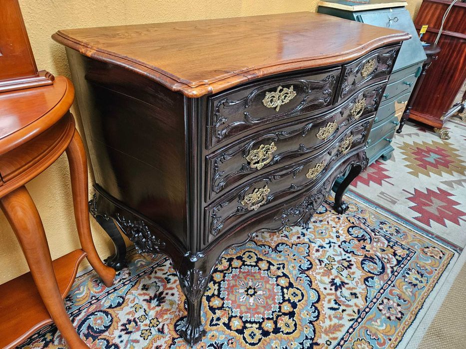 Cómoda antiga em madeira maciça - óptimo estado geral