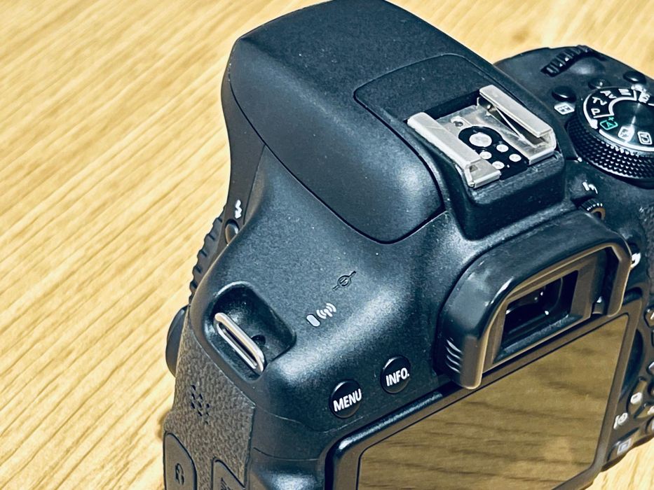 Canon EOS 750D - Wi-Fi & NFC - Máquina fotográfica DSLR