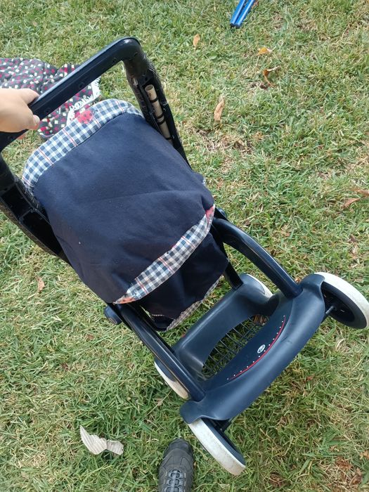 Carrinho de bebé de brincar