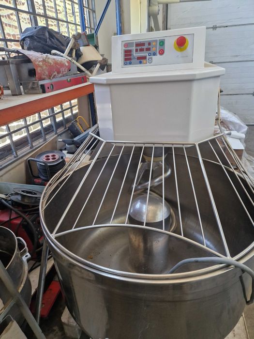 Amassadeira Espiral Ferneto - 80kg de farinha - 2 velocidades