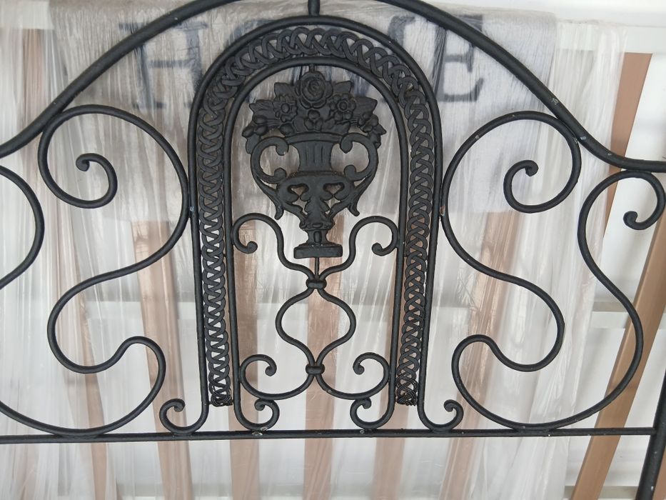 Cama de ferro antiga+estrado