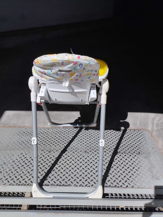 Cadeira com mesa para refeições de bebé Zippy