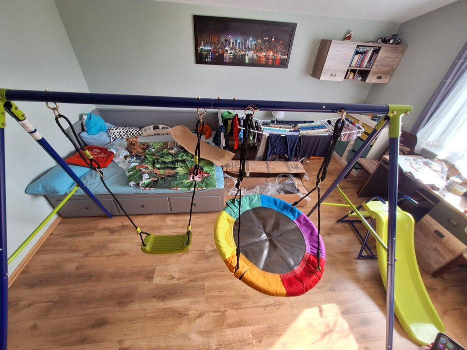 Ogrodowy plac zabaw.