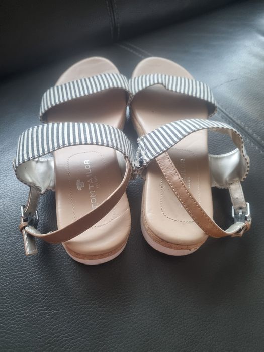 Klapki sandały damskie rozm. 38 Tom Tailor paski lato granatowe białe