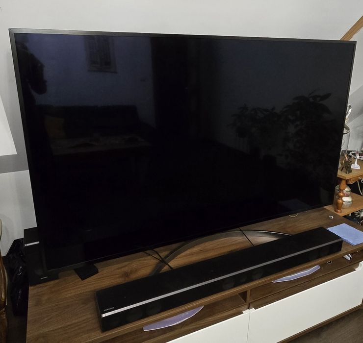 Uszkodzony LG 75 cali SK8100