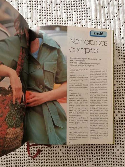 2 livros lãs e linhas croche tricô tapeçaria costura Capa dura