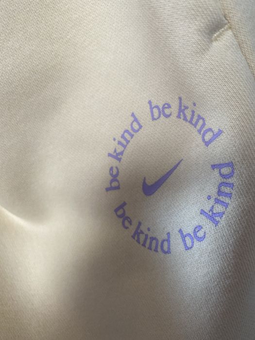 Nowe żółte spodnie Nike, rozmiar S, Standard Fit, z metką!