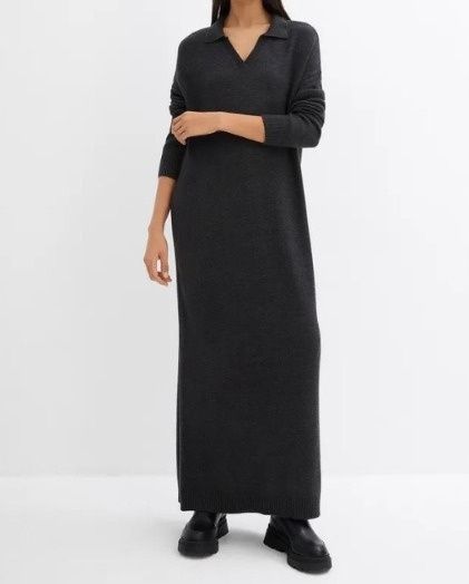 B.P.C dzianinowa sukienka długa w serek z kołnierzykiem 44/46.