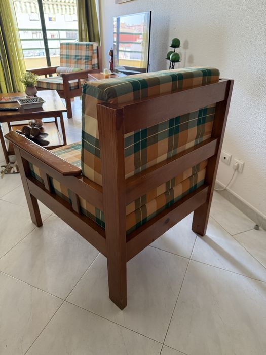 Sofá cama e cadeirões