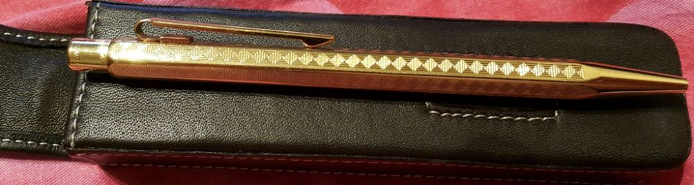 Золотая ручка Сaran D'ache !!!