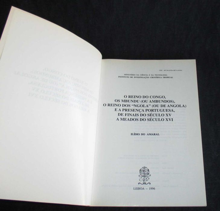 Livro O reino do Congo os Mbundu o reino dos Ngola presença portuguesa