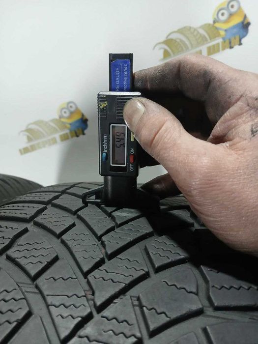 Шини Bridgestone 235/55R17. 2шт. Зима 2023р. (0689)