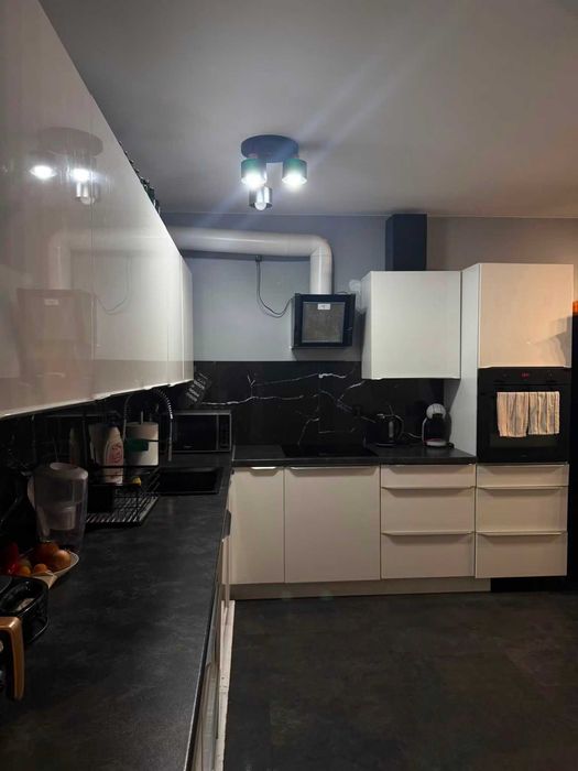 Pokój w dużym mieszkaniu do wynajęcia
