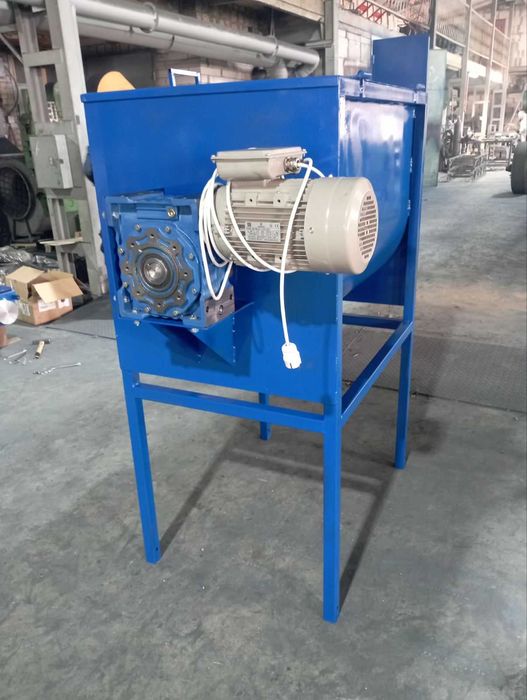 Змішувач кормів, сумішей,кормозмішувач горизонтальний