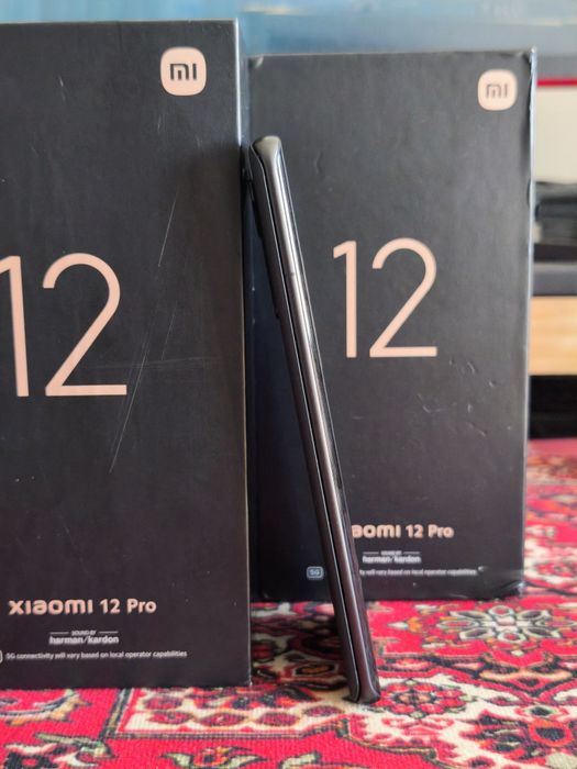 Dois 2 Xiaomi 12 Pro (condições semelhantes)