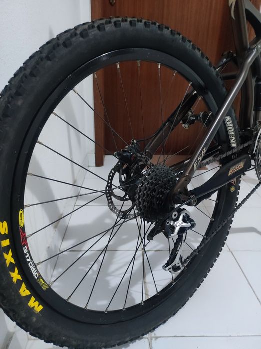 Bicicleta BTT enduro specialized fox xt