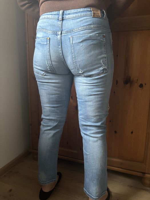 Jeansy z dziurami Zara r.M