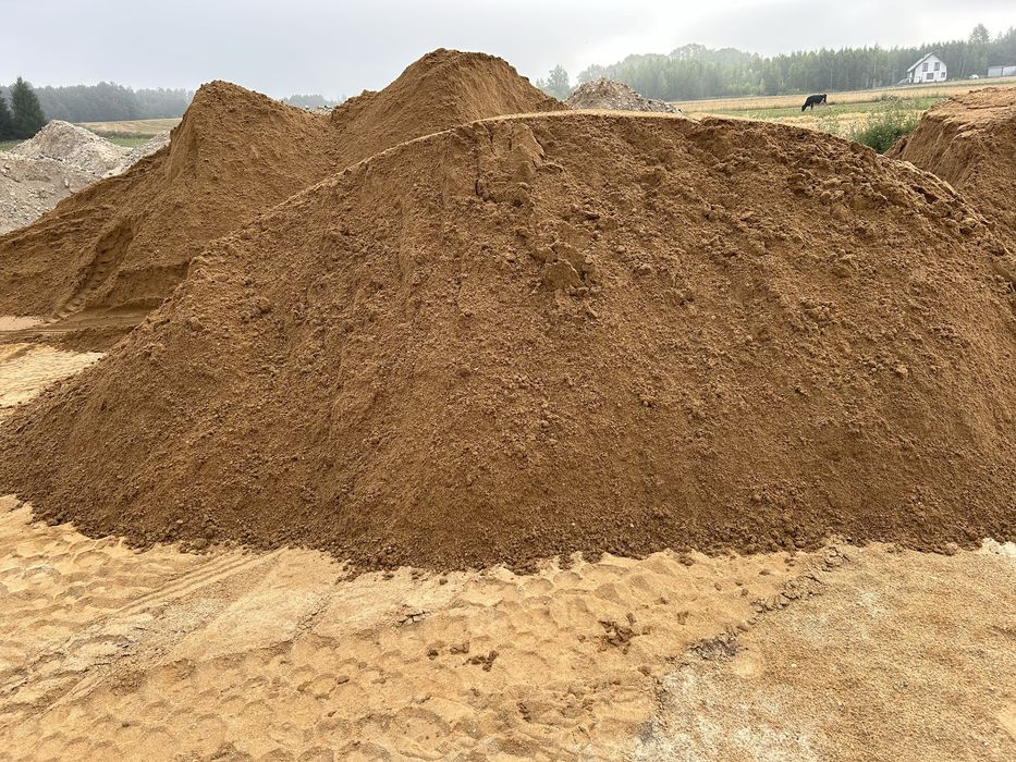 Zwir piasek ziemia Kamien podsyp tluczen