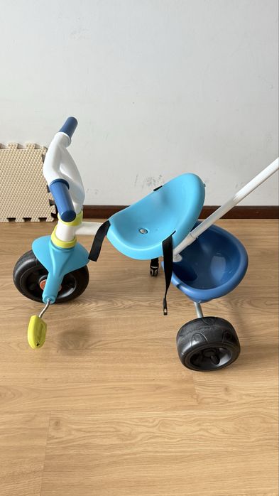 Velotrol semi novo da marca SMOBY