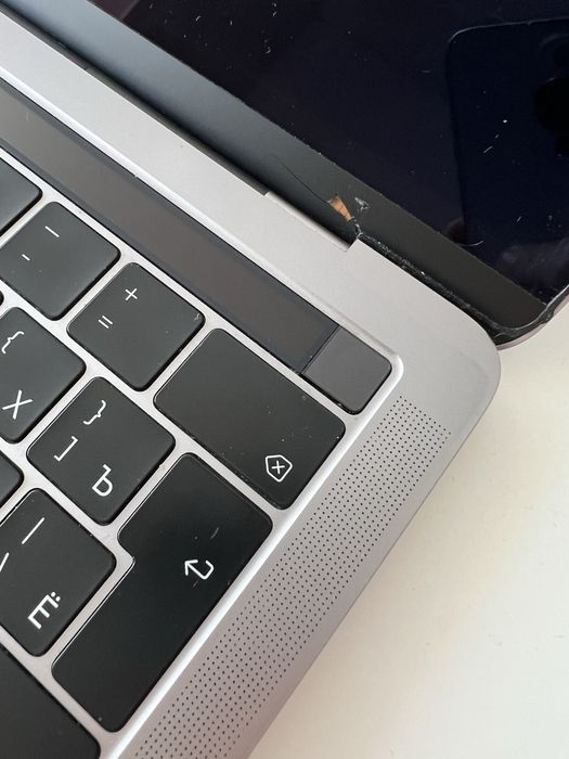 MacBook Pro 13” A2159 2019 avariado / para peças
