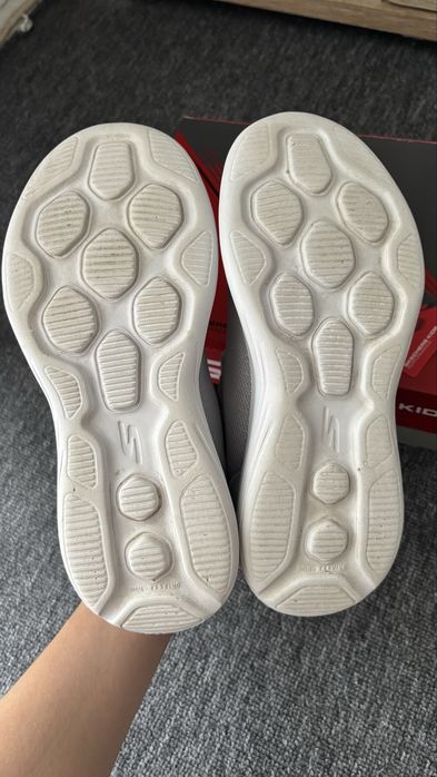 Skechers,кросівки,взуття