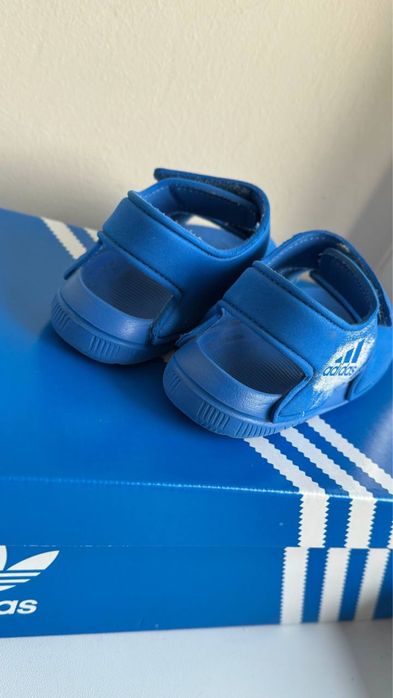 Сандалі від Adidas