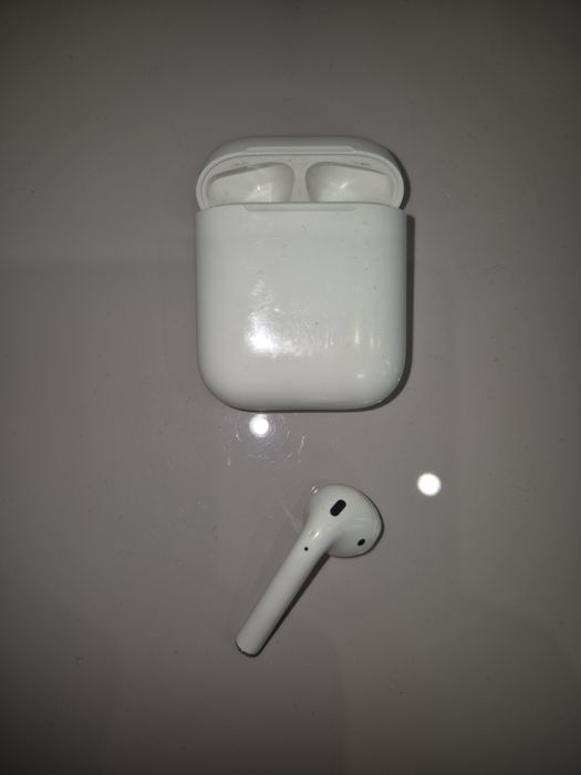 AirPods 2 кейс+правий наушник