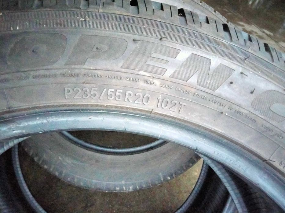 235 55 R20 Toyo.