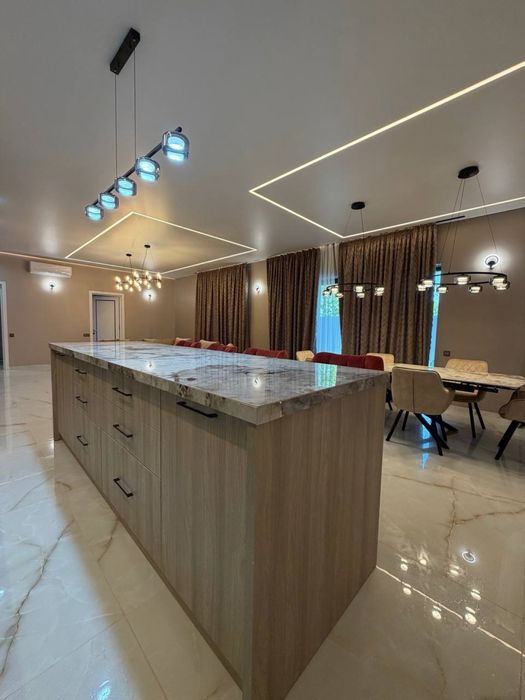 Продаж просторого котеджу 178 м.кв.