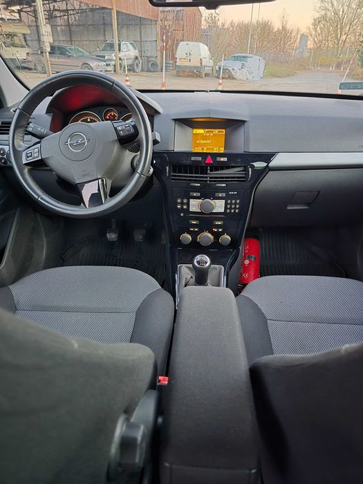 Opel astra h 1.7diesel 2010r. //b.dobry stan