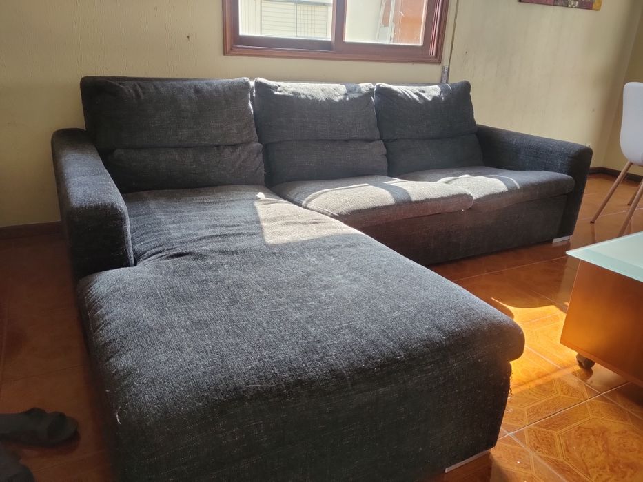 Sofá com chaise longue