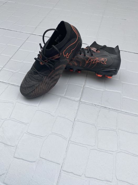Chuteiras Puma Future FG/AG Pretas e Laranja Nº41 – Excelente Estado