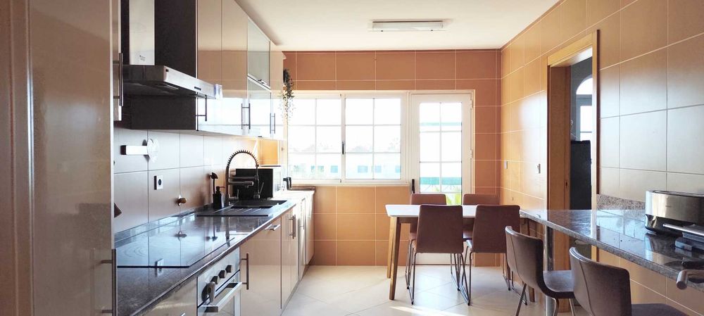 Magnífico Apartamento Remodelado T3 no Último Piso com Excelente Localização - Conceição de Tavira