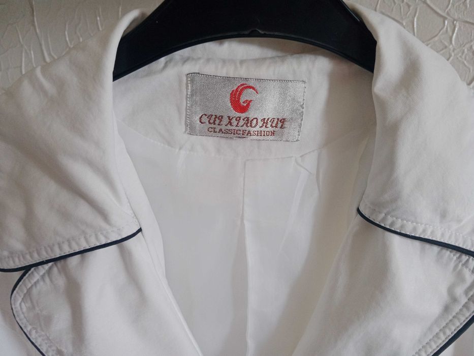 Biała damska marynarka