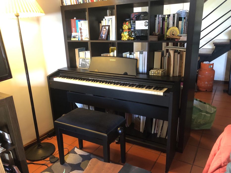 Casio PX-770 BK Privia - Piano digital - muito pouco uso, em excelente condições.