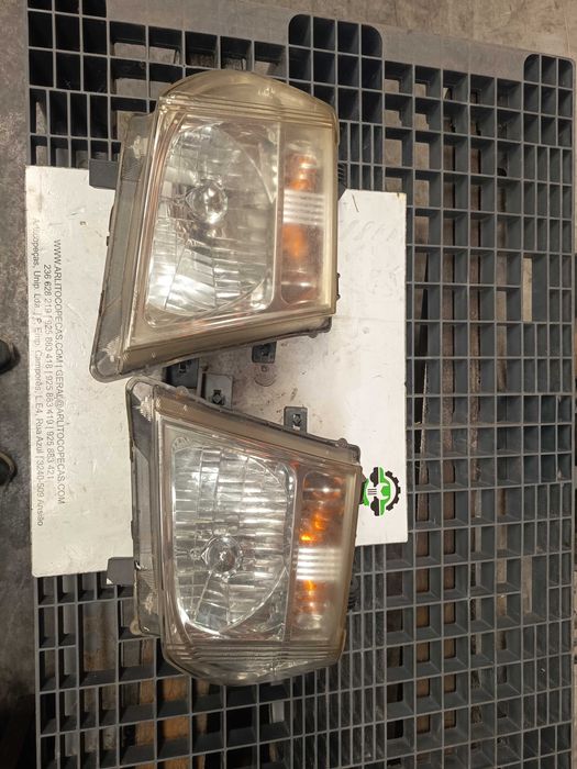 Farol frente Nissan Navarra D22 ano 2008 Ref: 26060-EB30C/// Ref: 26010-EB30C