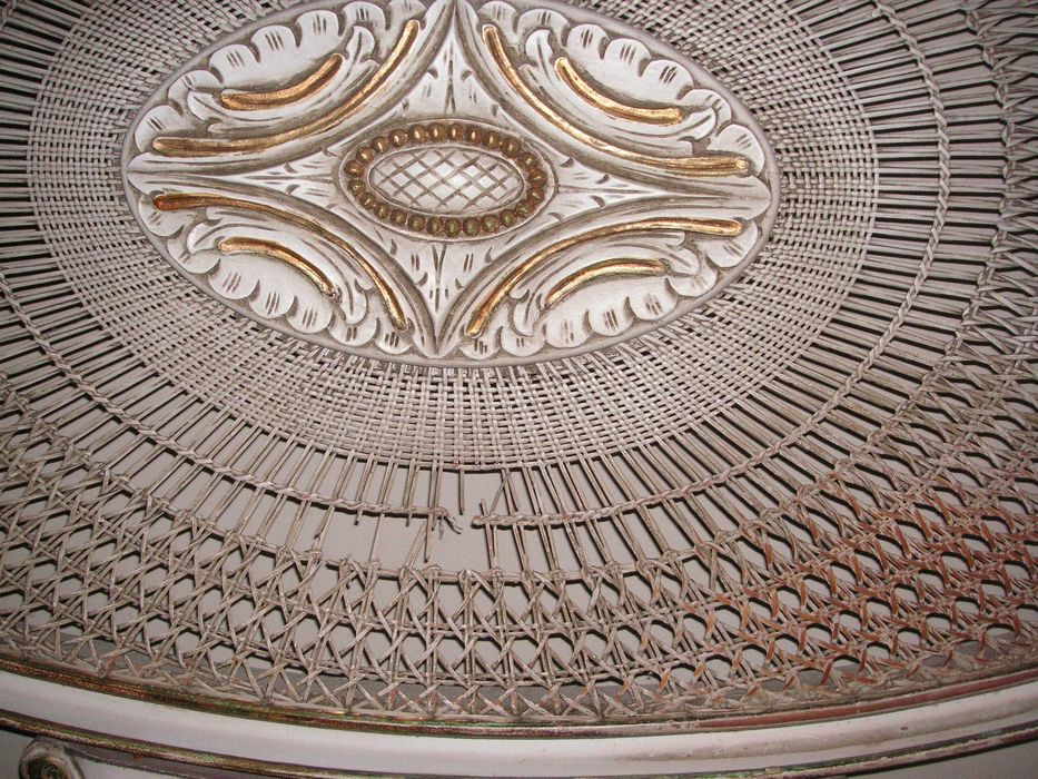 Cama Casal Estilo Luís XVI Madeira Lacada c Dourados, colchão, estrado
