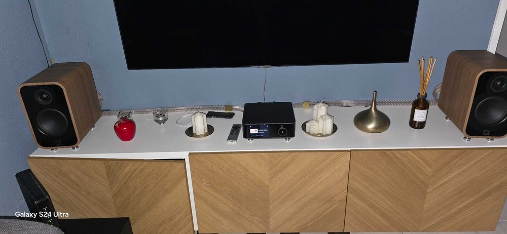Vendo 	 Q Acoustics 5010 - Coluna Monitora Acabamento Carvalho
