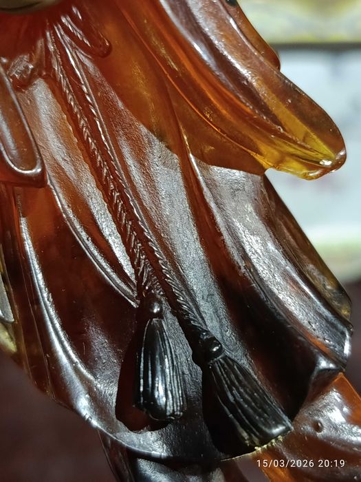Escultura Chinesa Ambar Centenária 14,5 cm