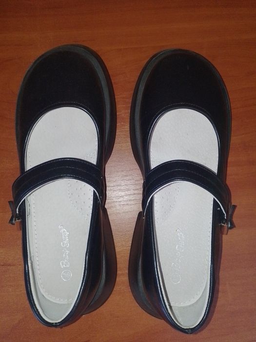 Продам туфлі для дівчинки