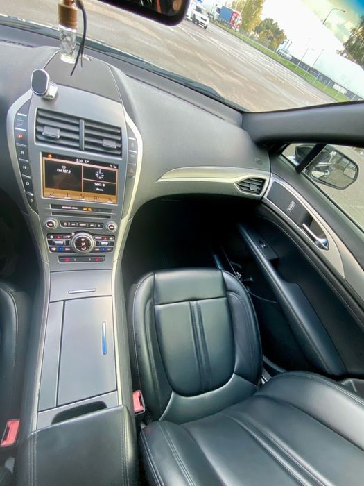 Автомобіль Lincoln MKZ 2016 року