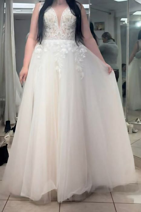 Suknia ślubna 44