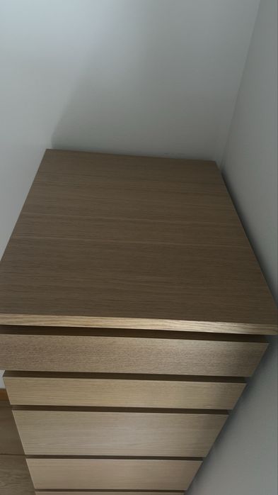 Cómoda Ikea com 6 gavetas