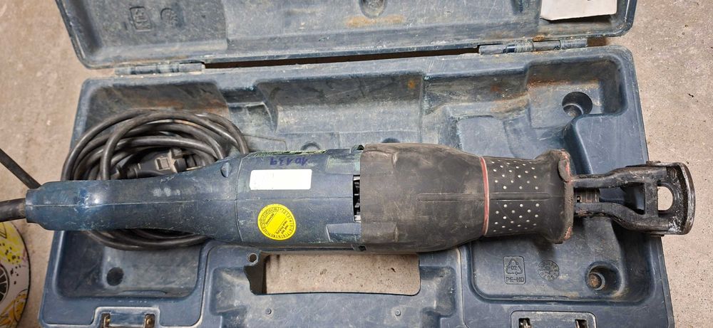 Piła szablasta Bosch GSA900e na części