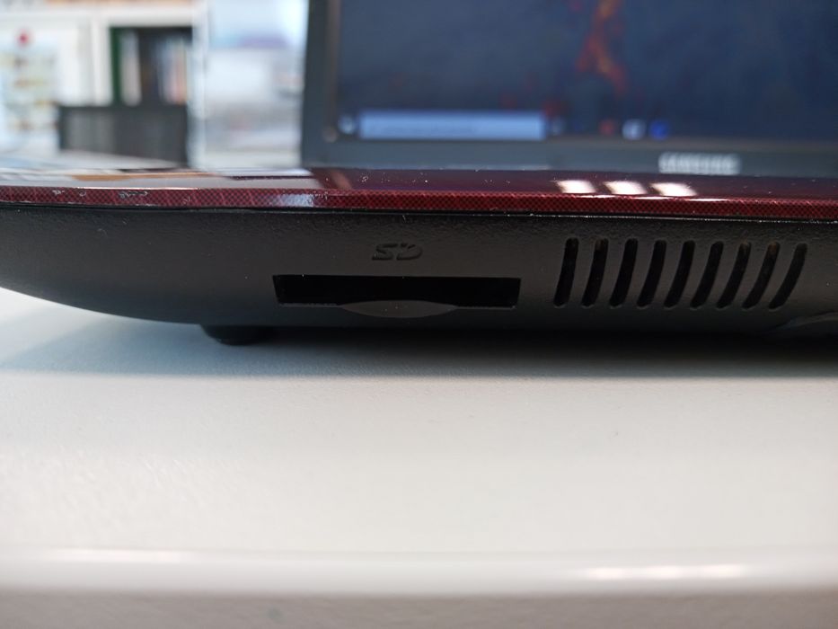 Portátil Samsung i3 8GB RAM e 250GB SSD