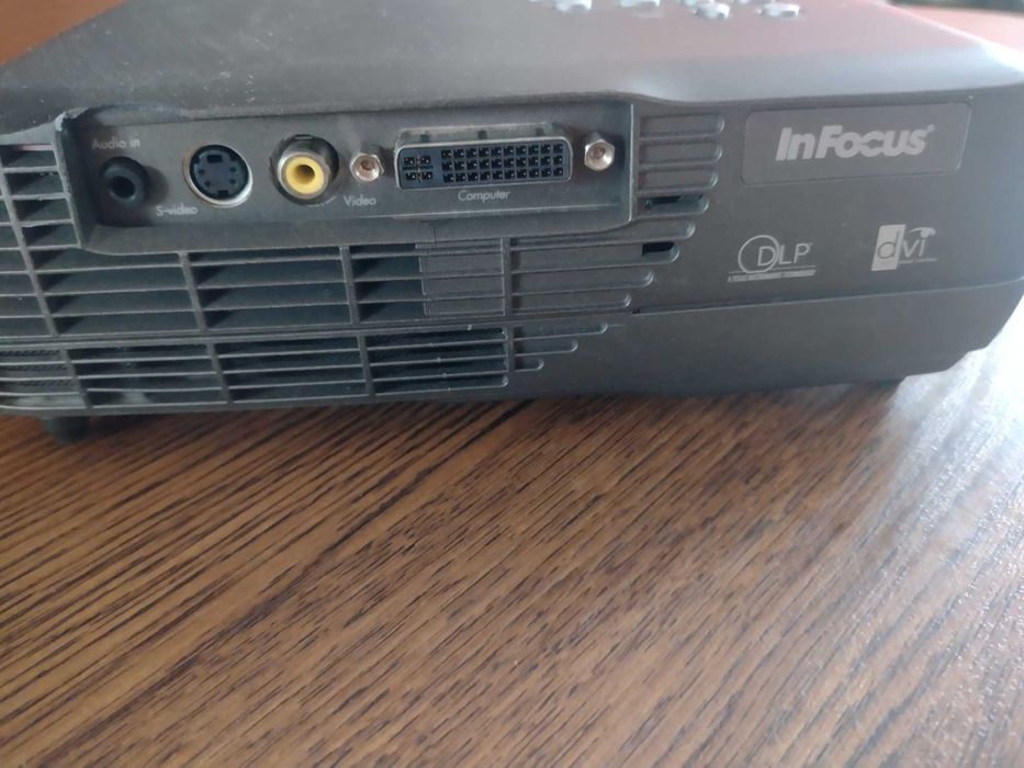 Projektor InFokus model LP70+