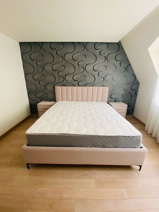 Оренда будинку 4+ кімнат